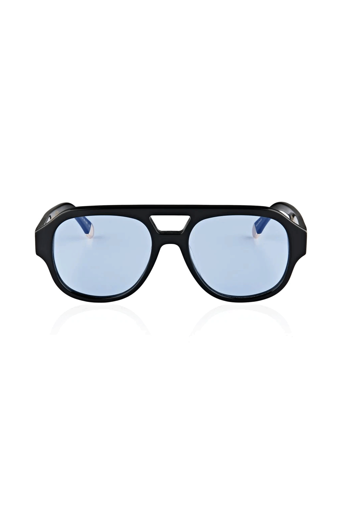 Experience fashion and UV protection with the Le Style gloss black sunglasses from Oscar x Frank. Handcrafted in Italy, these stylish frames boast an oversized X logo and 24K gold temple tips. With dual-use lenses, enjoy maximum sun protection outdoors and a fashion statement indoors.