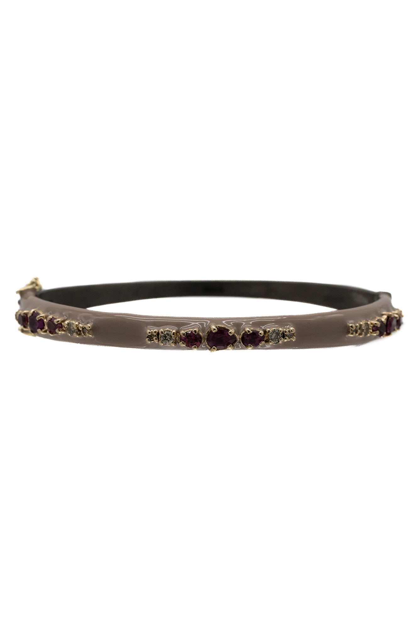 This 14K Rose Gold & Grey Sterling Silver Enamel Bracelet from Armenta is the perfect blend of modern elegance and classic style. Crafted with 14K rose gold and sterling silver, this jewelry piece is designed to last and look beautiful. The enamel adds a unique touch to a timeless design.