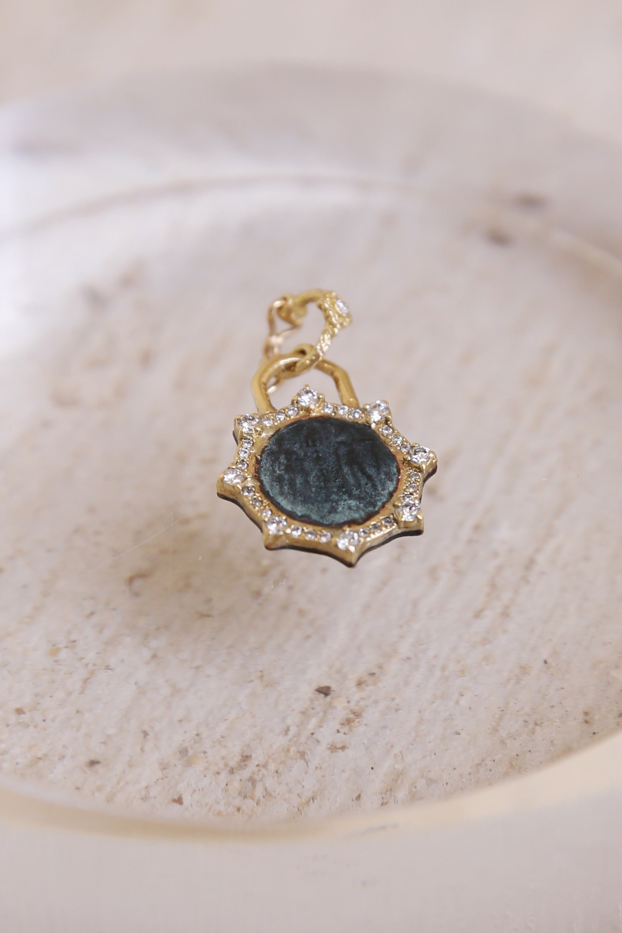 Coin Artifact Sunburst Enhancer
