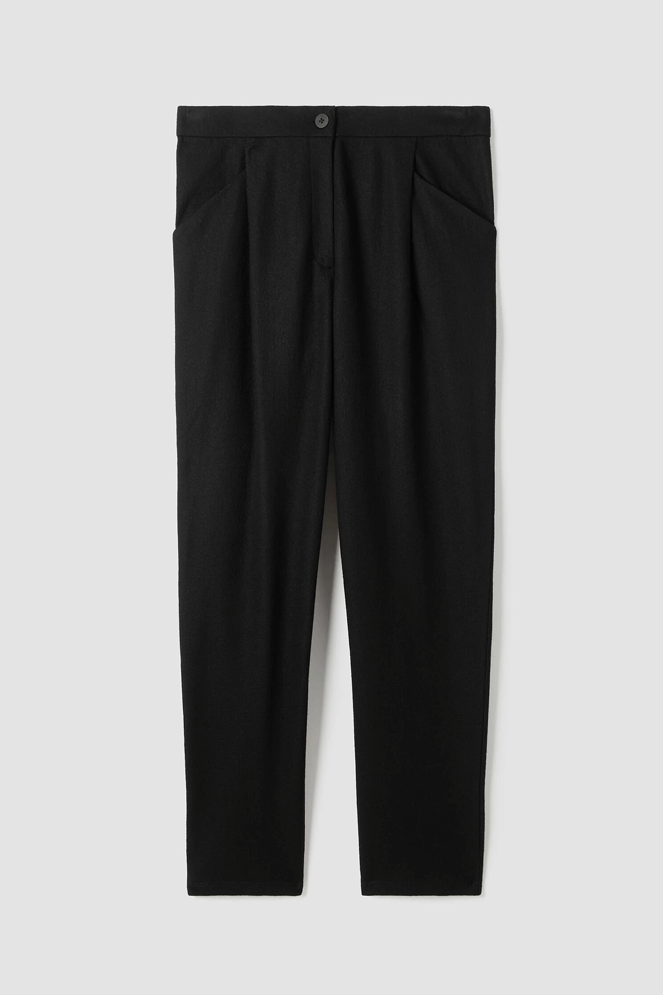 Experience modern style and luxurious comfort with the Pleated Taper Ankle Trouser. Adorned with a fly front closure, this pant is crafted from a sweater-soft boiled wool knit fabric. Update your wardrobe with this timeless classic!