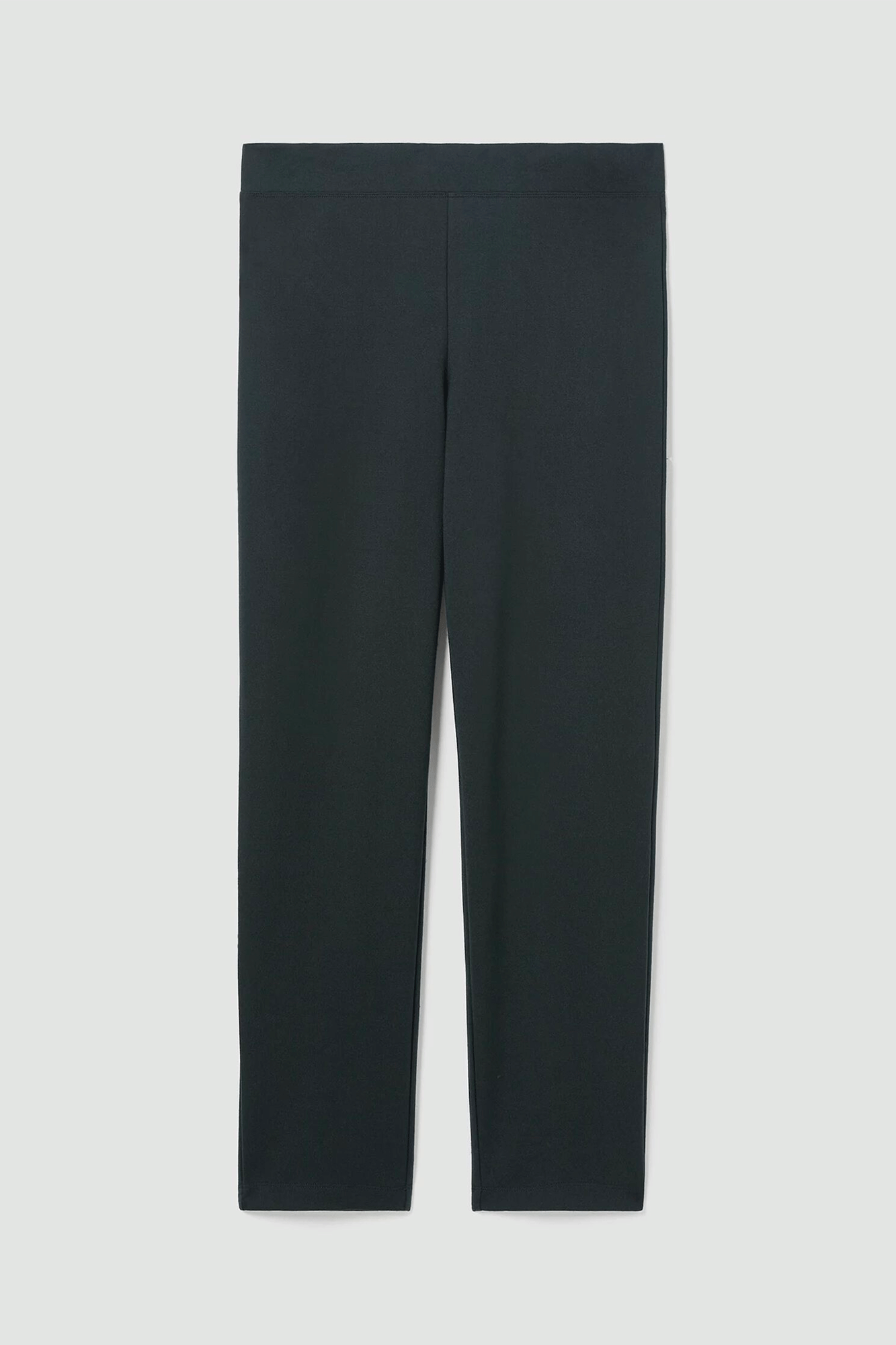 The Slim Ankle Pant from Eileen Fisher is a structured and streamlined wardrobe staple crafted from stretch ponte with Tencel™ Lyocell for durability and comfort. Its slim fit and easy-care fabric make for effortless layering and easy laundering.