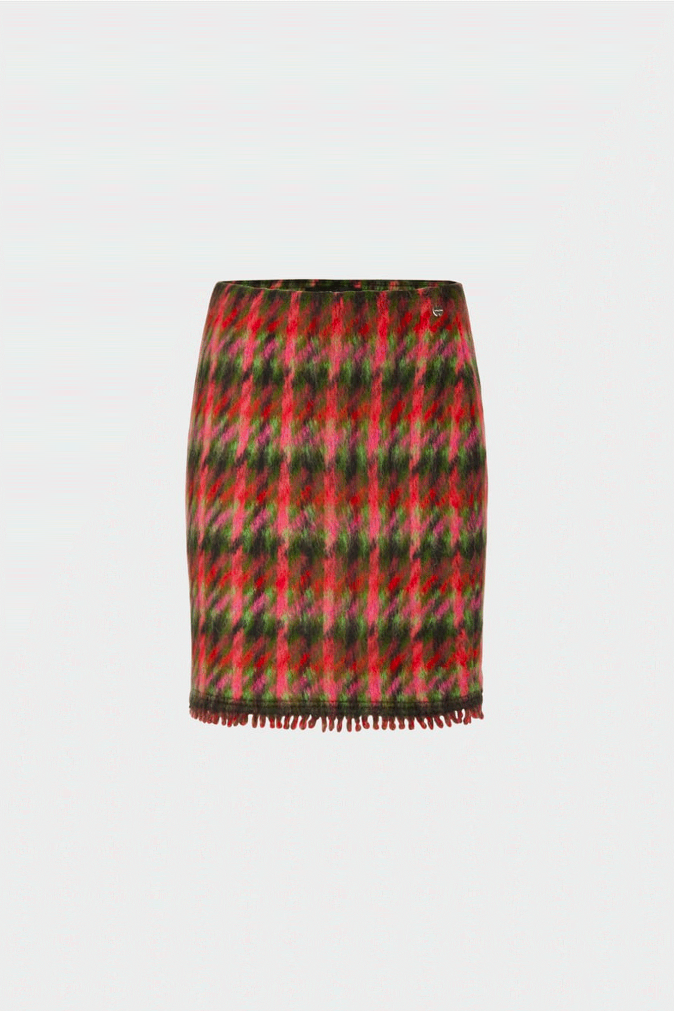 The Night Train Skirt from Marc Cain is crafted with quality in mind. Its sophisticated yarn blend contains mohair for a hairy surface that blurs the contours of the check pattern. The knitted skirt is made and embellished in Germany using the latest technologies, before being sewn together at European partner companies. Its interior waistband and fringed border finish the look.