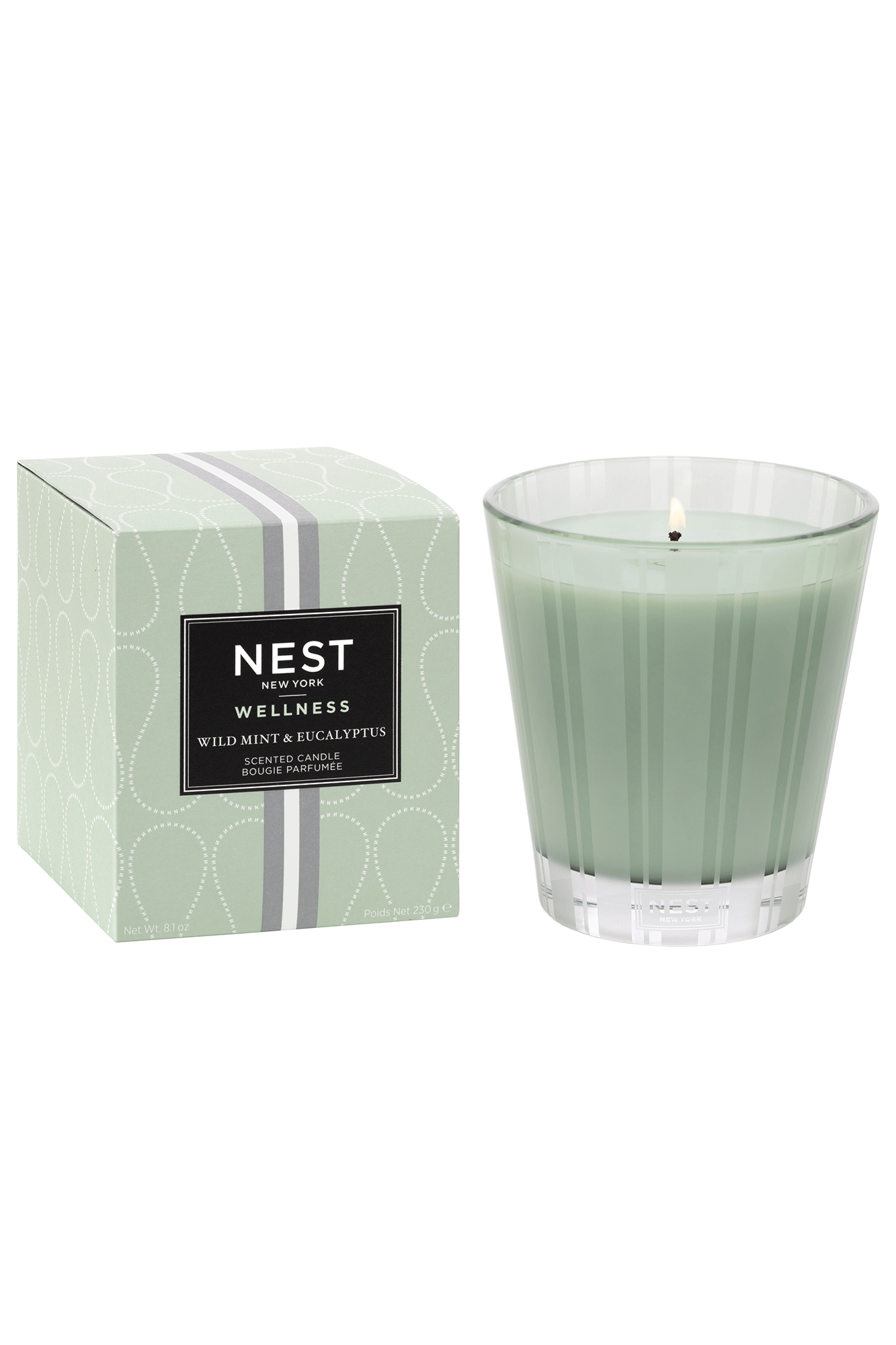 Enhance your space with the premium aromatherapy of the Wild Mint & Eucalyptus Classic Candle. Infused with essential oils of basil and Thai ginger, this candle offers a gentle scent of wild mint and eucalyptus to refresh your environment and stimulate your senses.