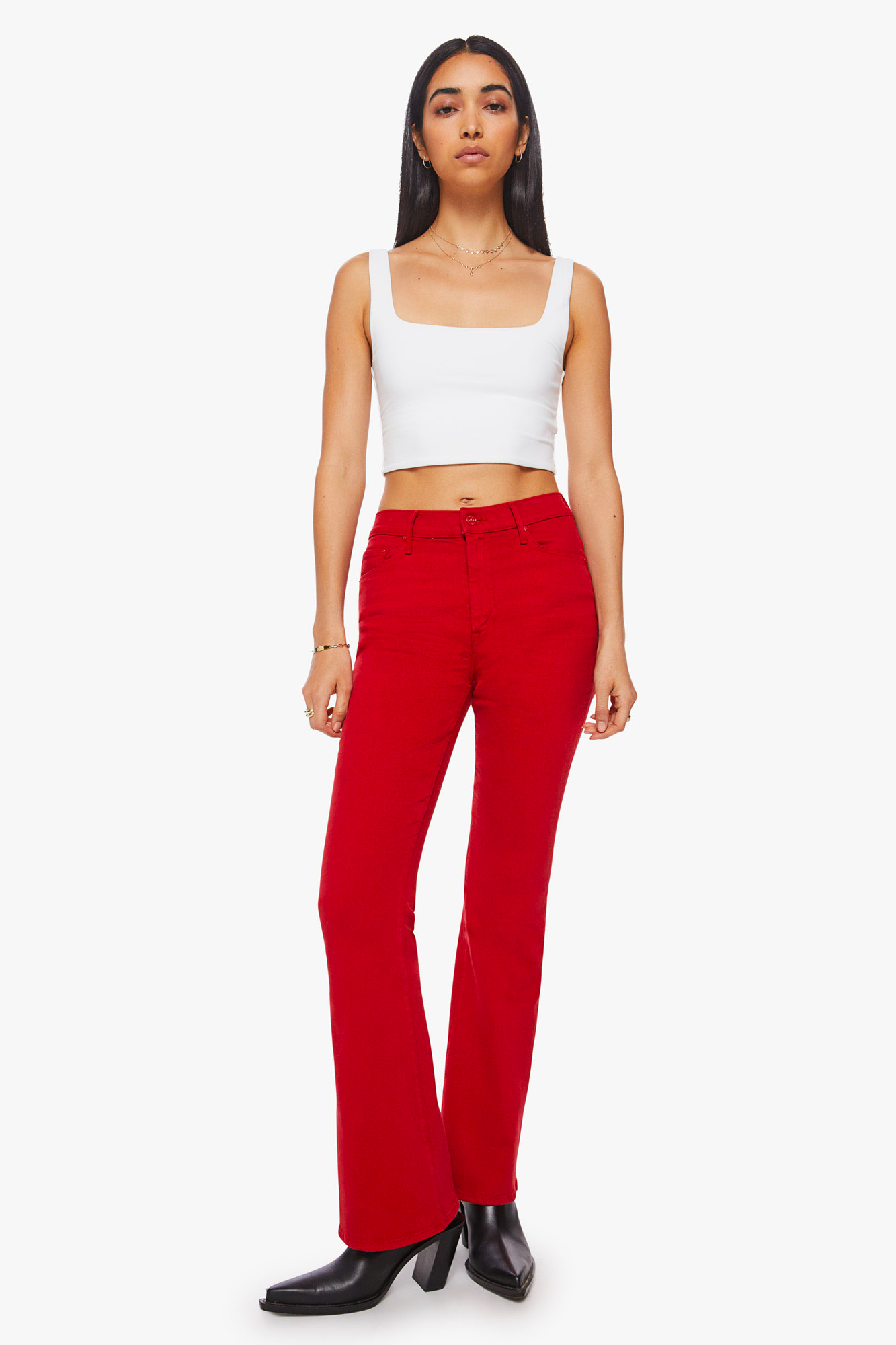 This High Waisted Weekender Skimp is perfect for a relaxed, fashionable look. It has a high rise cut, a long 31-inch inseam, and a clean hem. Made from a durable cotton blend with a hint of stretch, it comes in a bright and eye-catching red hue and features tonal hardware for an elegant monochrome look.