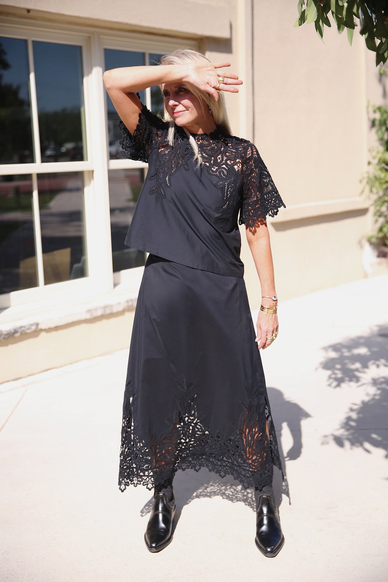 Delia Black Lace Short-Sleeve Top Noir