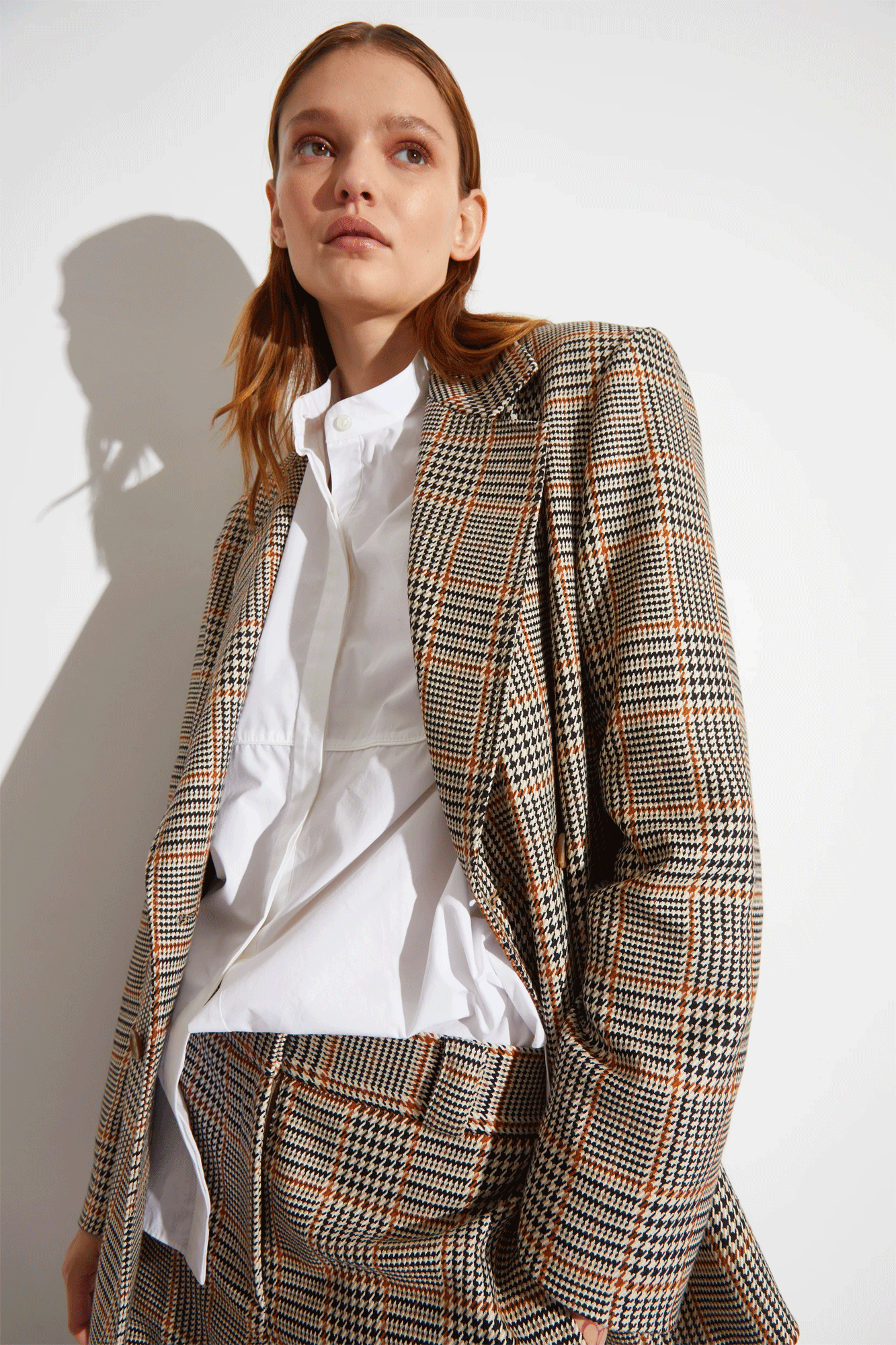 Add a stylish spin to any ensemble with the Taylor Oversized Blazer from designer Saint Art. 