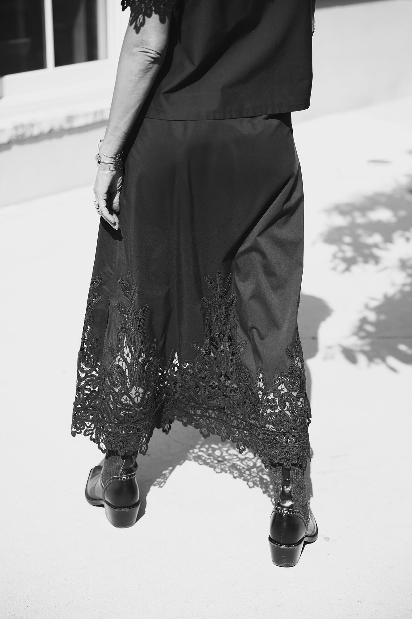 Karlyn Black Lace Midi Skirt Noir