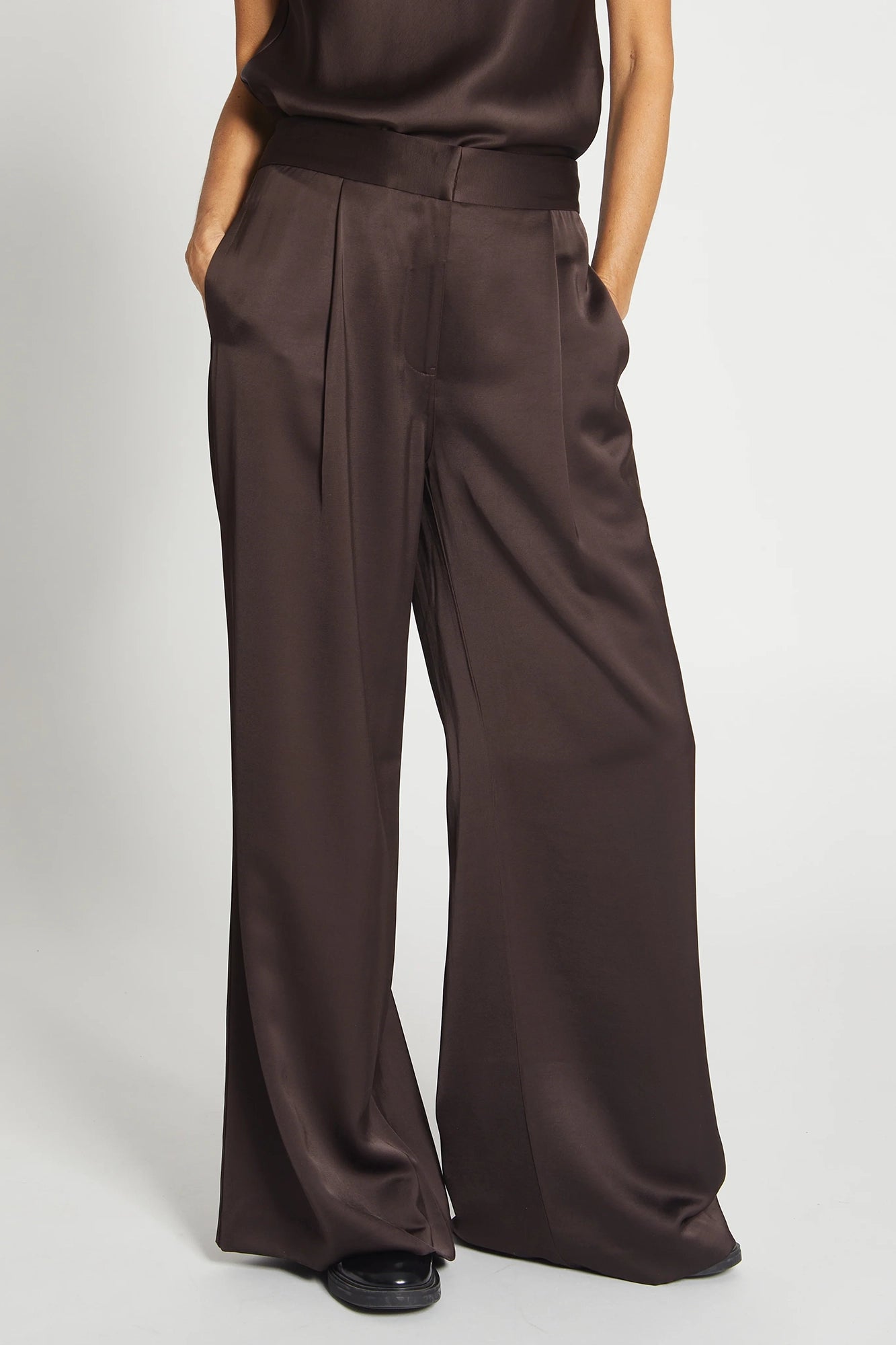 Neve Mid-Waisted Wideleg Pant Chestnut