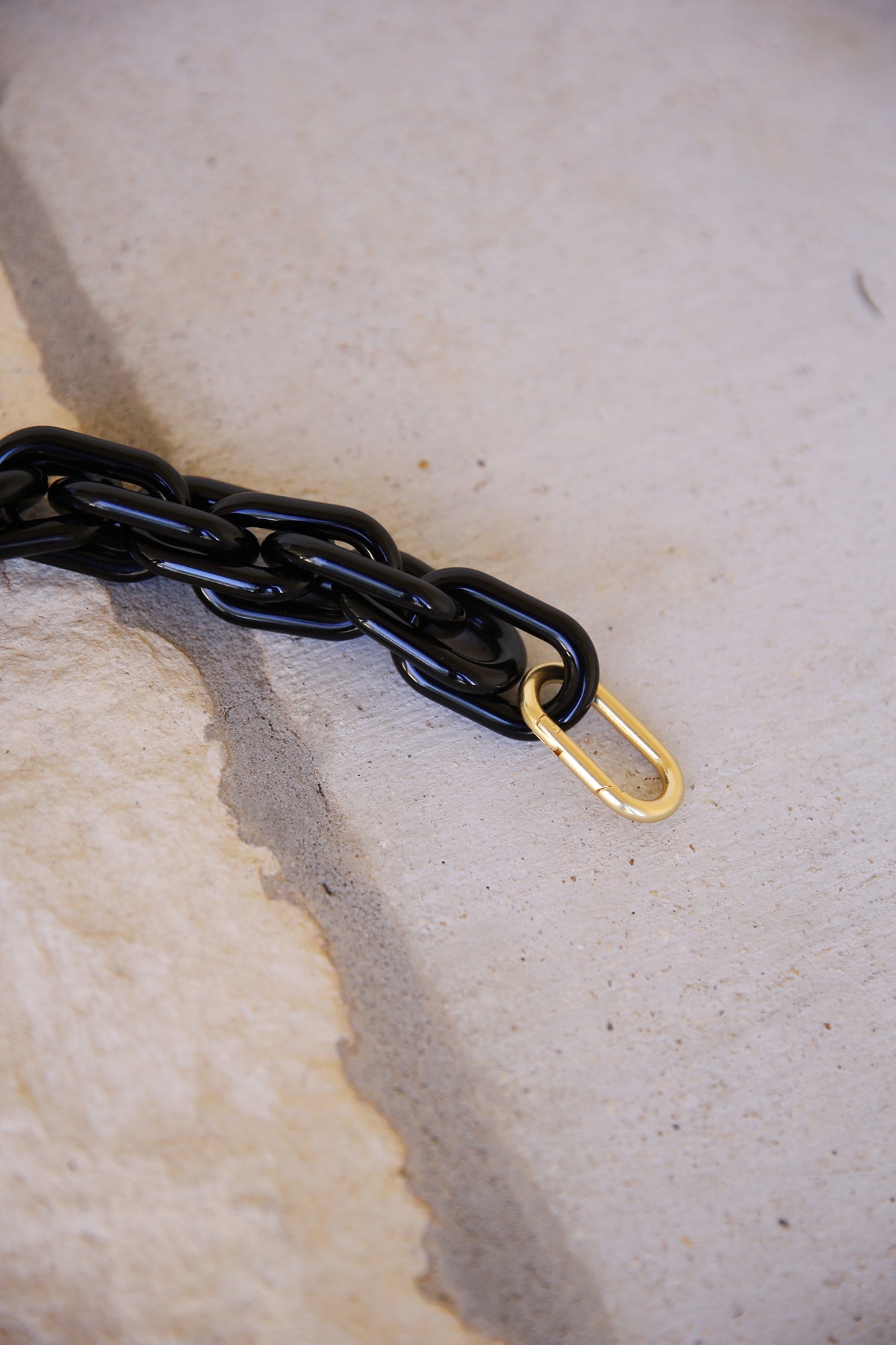 Shortie Strap Black Resin