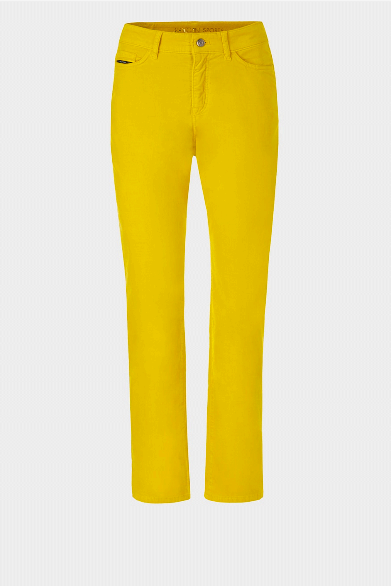 Constructed from lightweight and durable fabric, the Relax Fit Snaky Star Pants from Marc Cain are designed for a comfortable fit. Featuring a five-pocket design and regular-height waistband, these pants will keep you looking stylish while providing superior comfort. With a relaxed cut and 7/8 length legs, these pants offer the perfect balance of style and practicality.