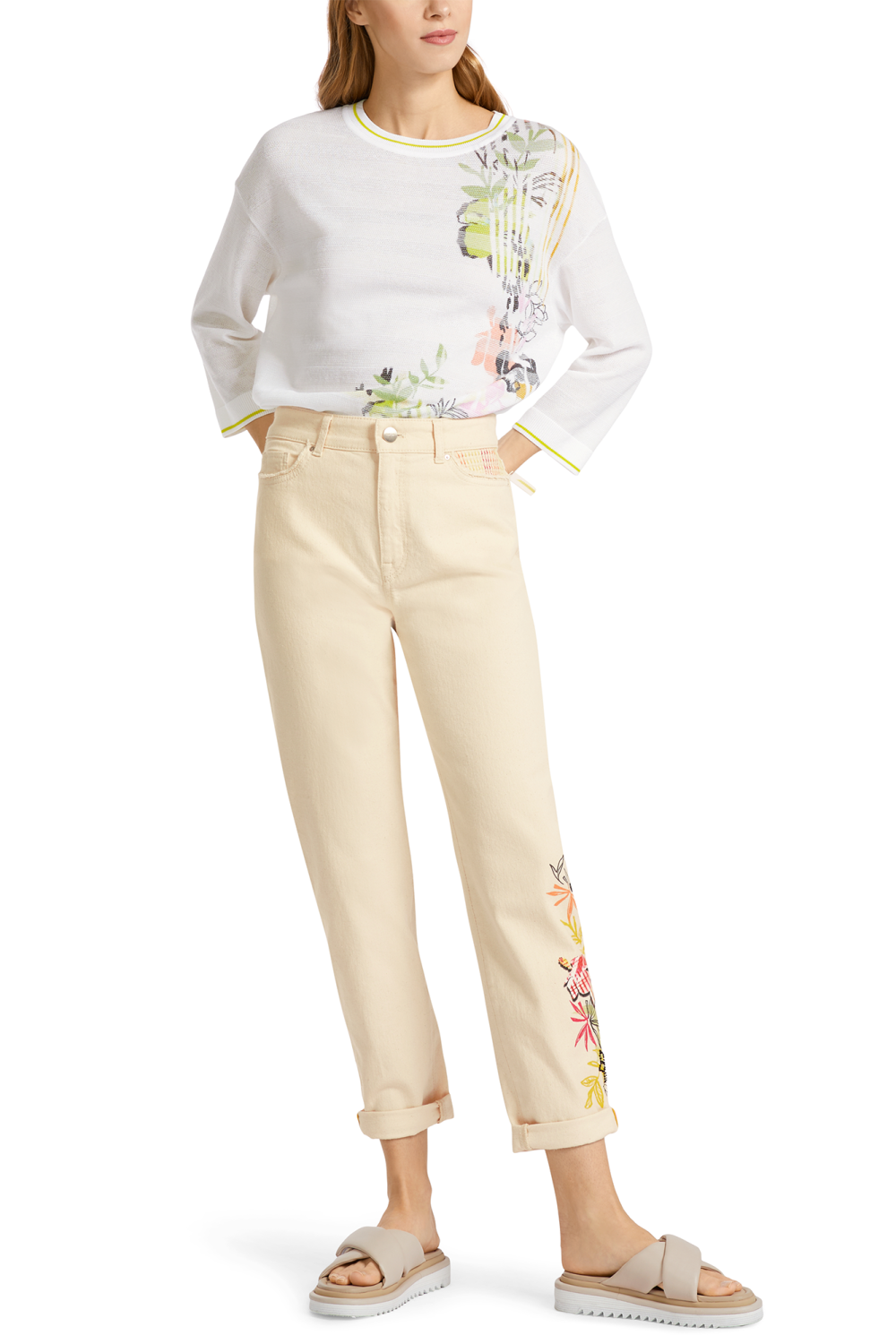 These Floral Side Bottom Jeans from Marc Cain are part of the sustainability label “Rethink Together”.